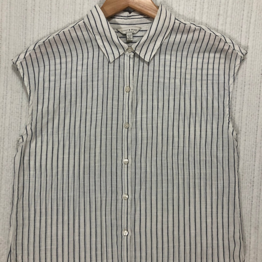Lucky Brand Womens XS Sleeveless Button Down Shirt White Navy Blue Striped‎ Top